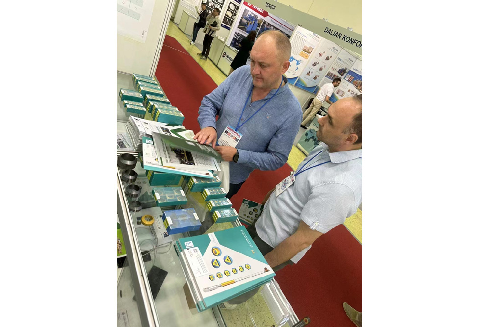 ����˹չ���ֳ�